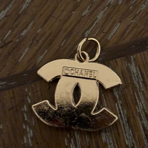 Chanel Pink CC with faux diamonds charm - Picture 4 of 6